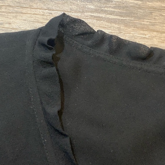 Gorgeous Silk Blouse by Harold’s!  In excellent condition⭐️ Size 6 - Picture 6 of 12